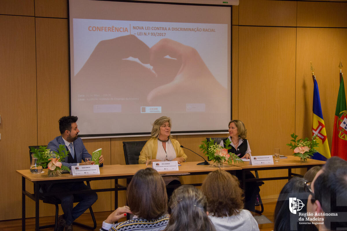 "Temos de continuar a trabalhar pela plena igualdade e combate a estereótipos"