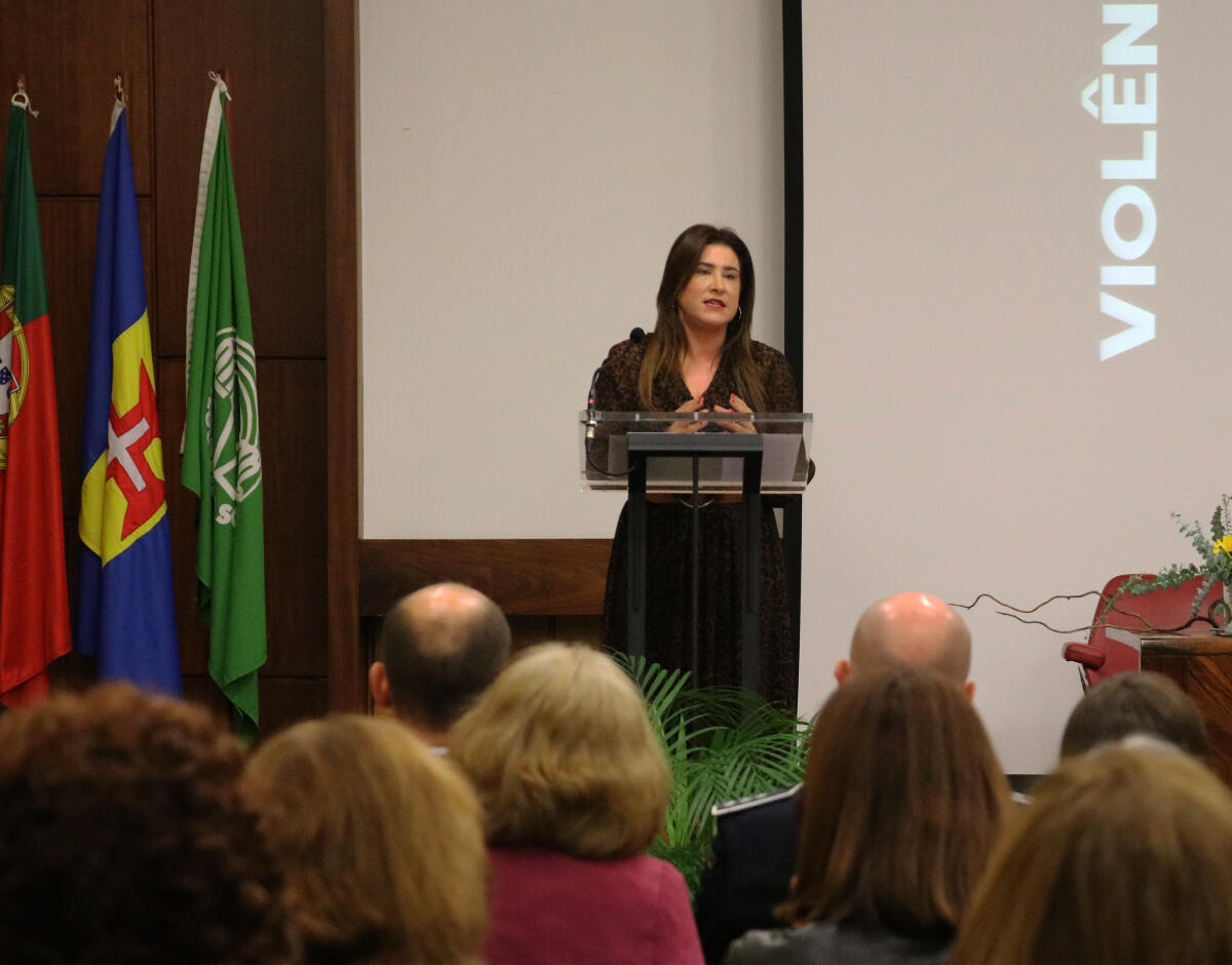 Augusta Aguiar reitera compromisso do Governo Regional no combate à violência doméstica contra idosos 