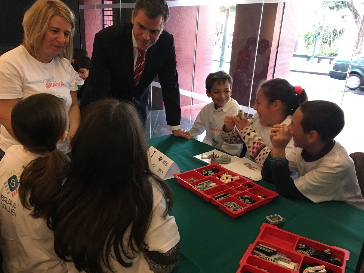 Cerca de 120 crianças participam nas sessões do “RobôBrava” no Funchal