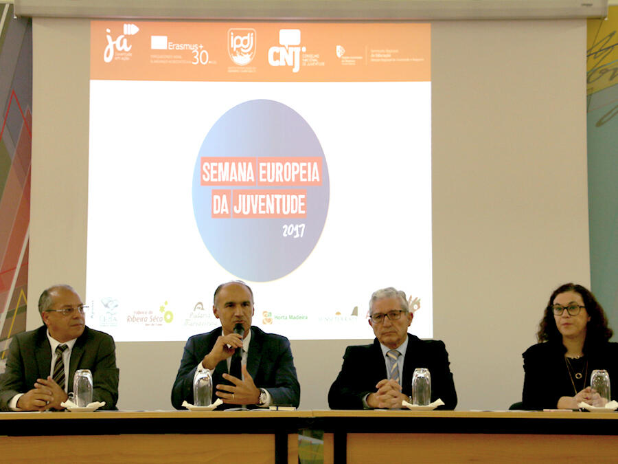 A construção da Europa não pertence só aos políticos