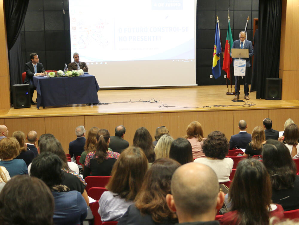 «Firmámos com os professores compromissos sérios e inabaláveis»