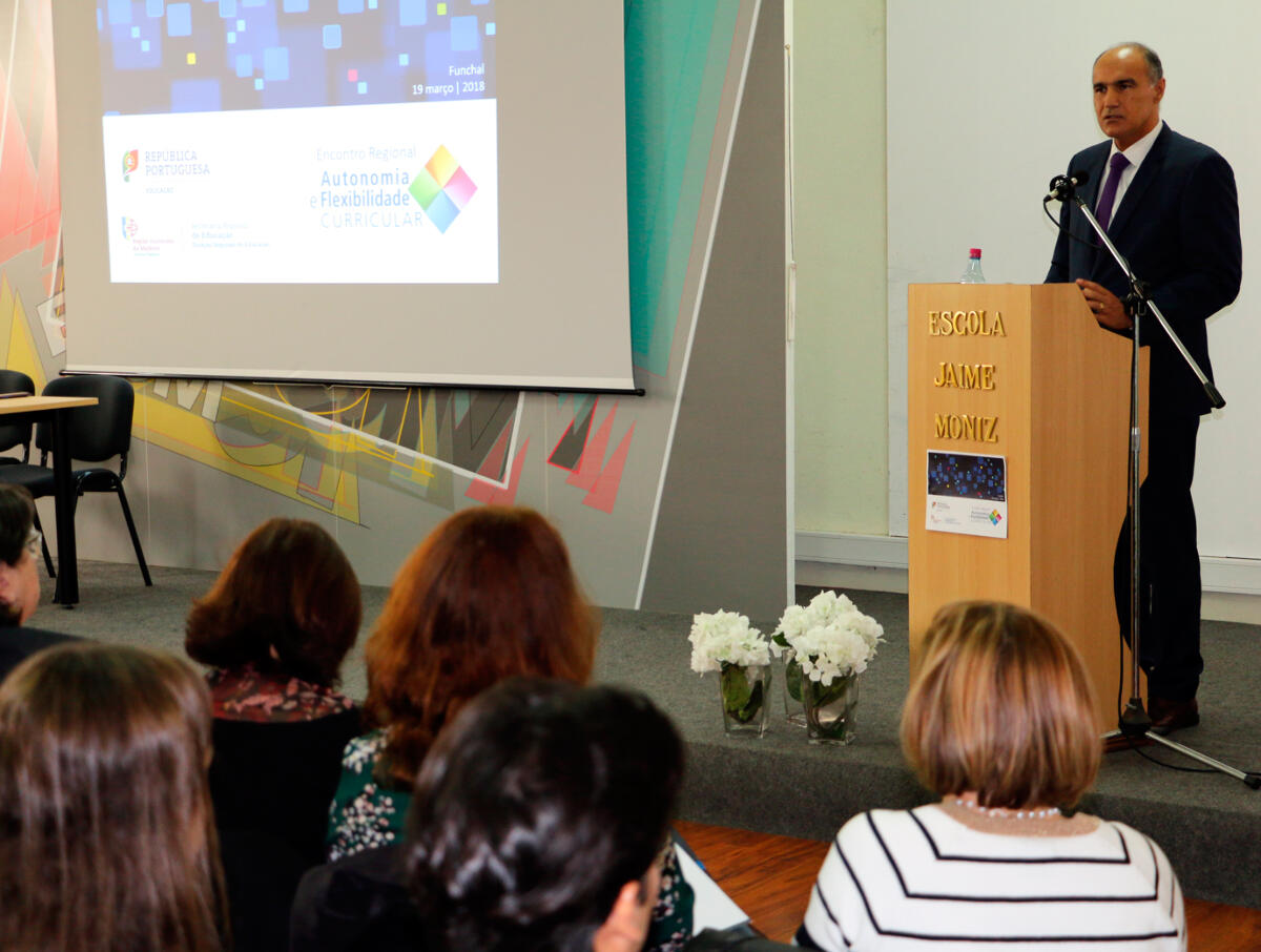 «Perceber se, além dos professores,  os alunos cumprem o currículo»