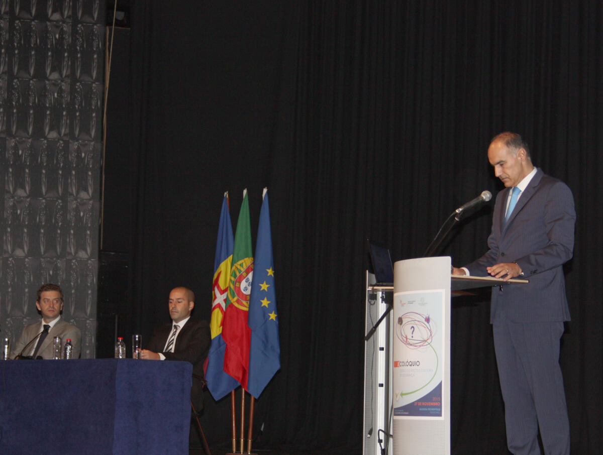 Envolvimento das escolas para criar literacia de segurança