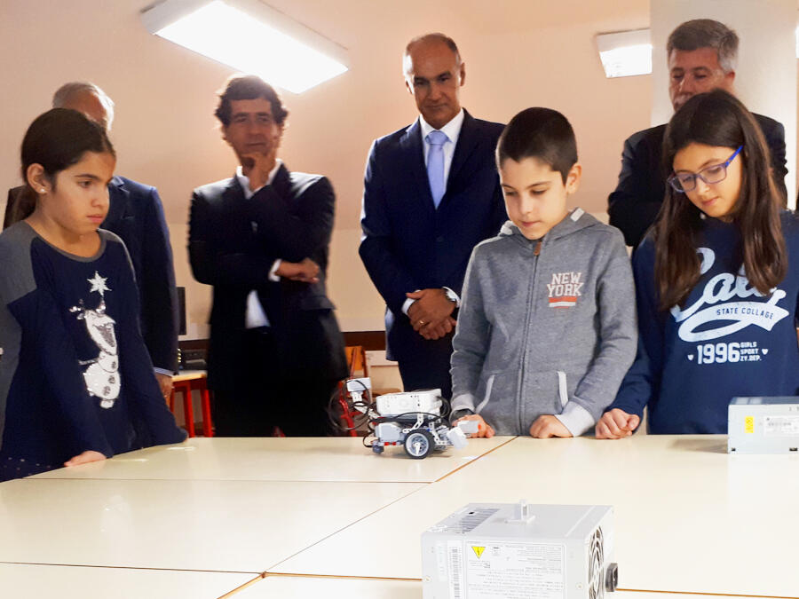 Escolas do Caniço e F. Franco ganham donativo do Grupo Sousa