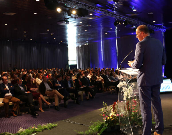 Novas Conferências reúnem 300 no Casino