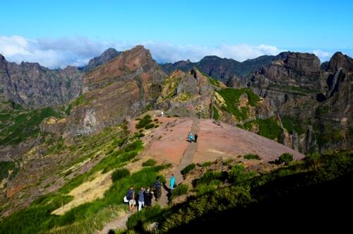 Percurso Recomendado Pico do Areeiro - Pico Ruivo eleito  um dos 5 trilhos mais curtos e bonitos do mundo