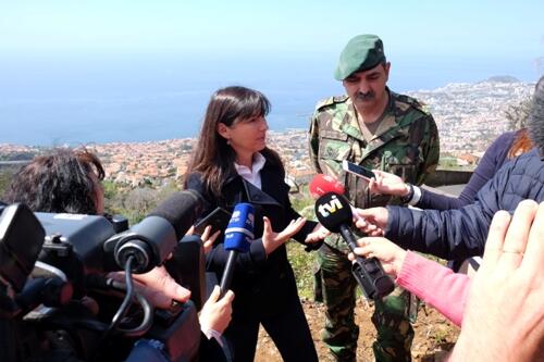 Governo faz limpeza de terrenos com a colaboração da equipa de sapadores do Exército