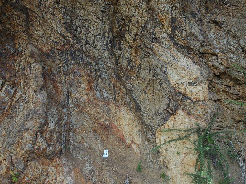 Ribeira Tem-te Não Caias é o geossítio do mês de Abril