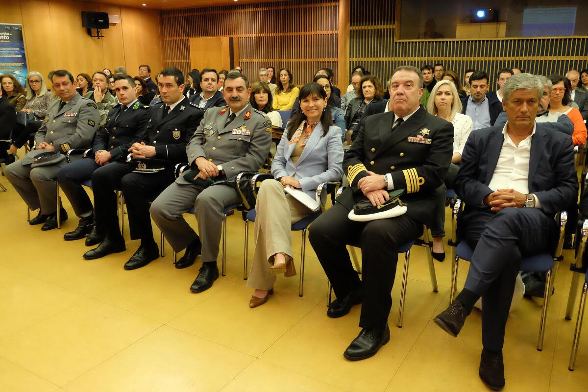 Estudo revela que aposta do Governo em criar recifes artificiais foi acertada