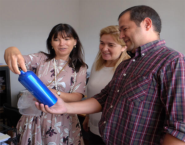 Entrega de garrafas recicláveis aos 800 funcionários da ARM para redução da produção de resíduos e combate ao desperdício