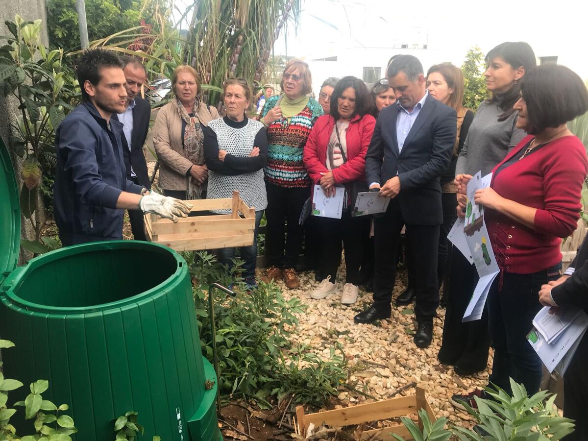 Governo distribui compostores para produzir adubo doméstico