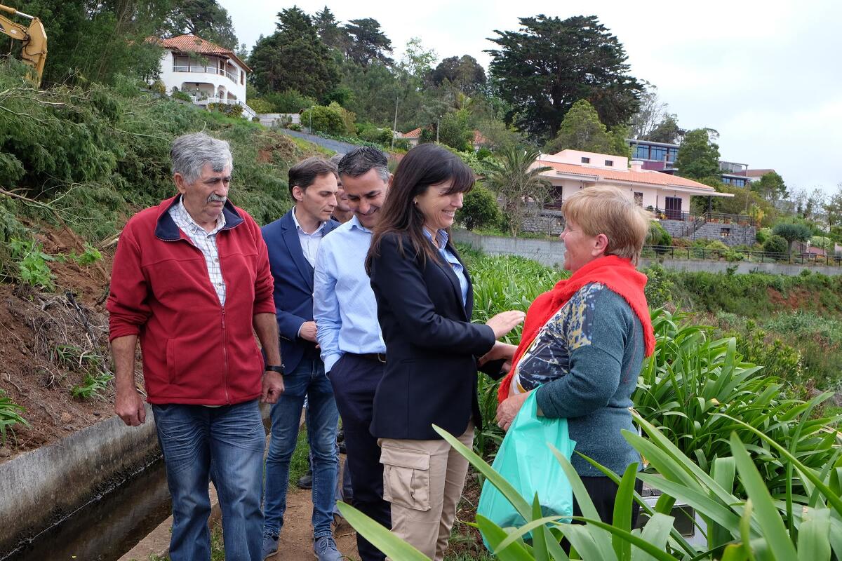 Governo faz limpeza em terrenos para segurança da população