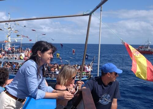 Susana Prada faz Procissão de N.S. da Piedade em embarcação envolvida no projeto "Há mar e mar, há ir e limpar"