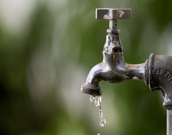 Lei nacional obriga a que sejam os municípios a aplicar a tarifa social na água