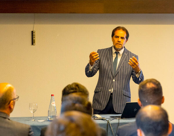 IA é fundamental em várias áreas mas será preciso regulamentá-la