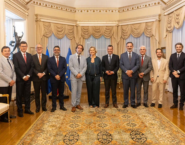 Albuquerque e ANMP abordam Finanças regionais e locais