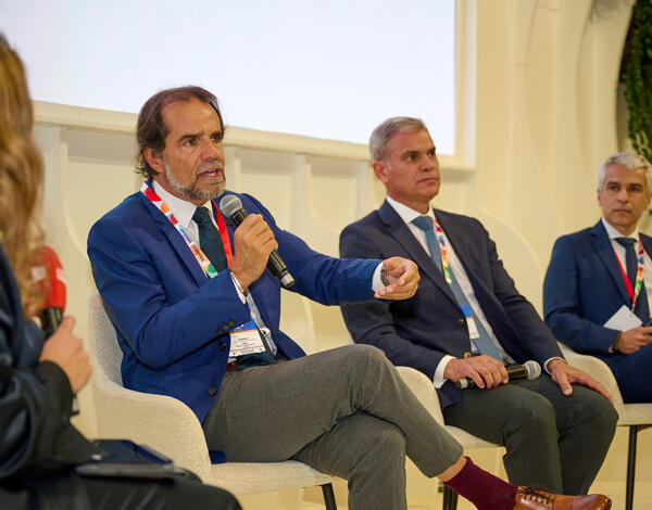 Miguel Albuquerque visitou o Pavilhão da Madeira na Bolsa de Turismo de Lisboa 