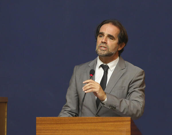 Albuquerque elogia madeirenses e critica quem parece que vive em Andrômeda