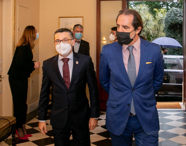 Cooperação entre regiões autónomas é para reforçar