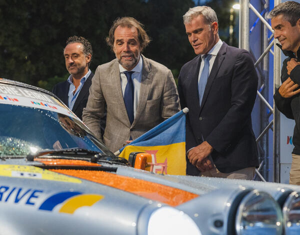 Madeira Legend na estrada com viaturas míticas