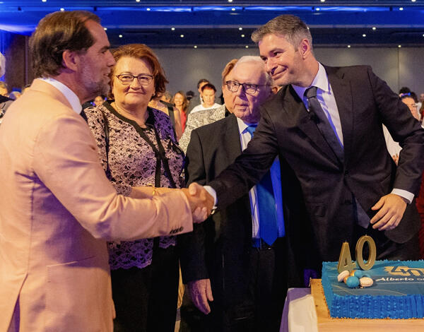 Albuquerque enaltece crescimento e diversificação da atividade do Grupo Alberto Oculista