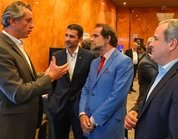 Madeira na vanguarda da transição digital na Educação