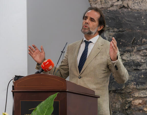 Miguel Albuquerque vai exigir ao Estado que cumpra com as suas obrigações para com a Universidade