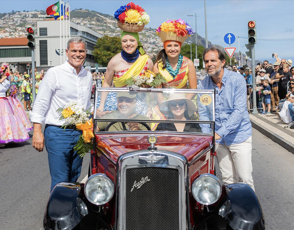 Albuquerque assistiu ao Madeira Flower Classic Auto Parade