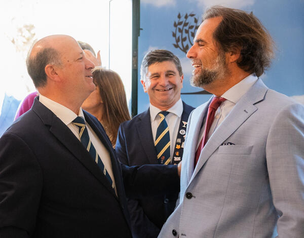 Miguel Albuquerque releva papel dos barmen no sucesso do Turismo