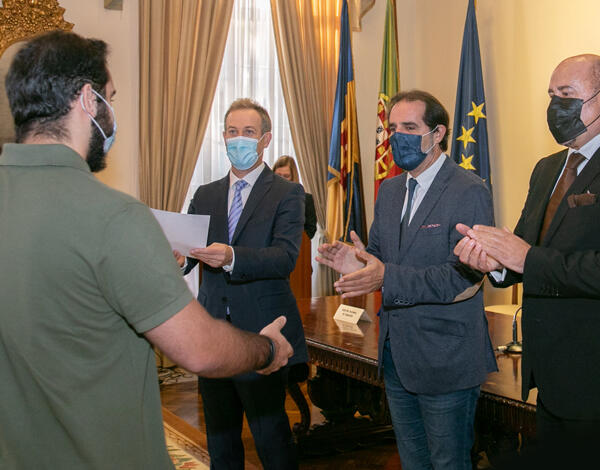 Governo Regional introduz reconhecimento do mérito no ensino 