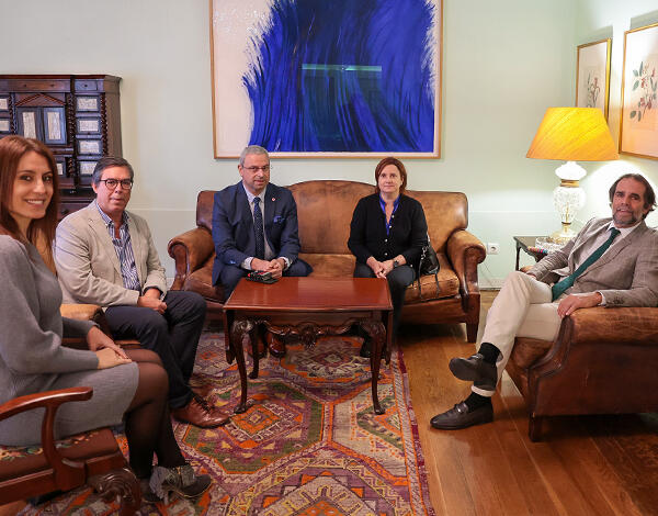 Miguel Albuquerque reuniu com a Cáritas