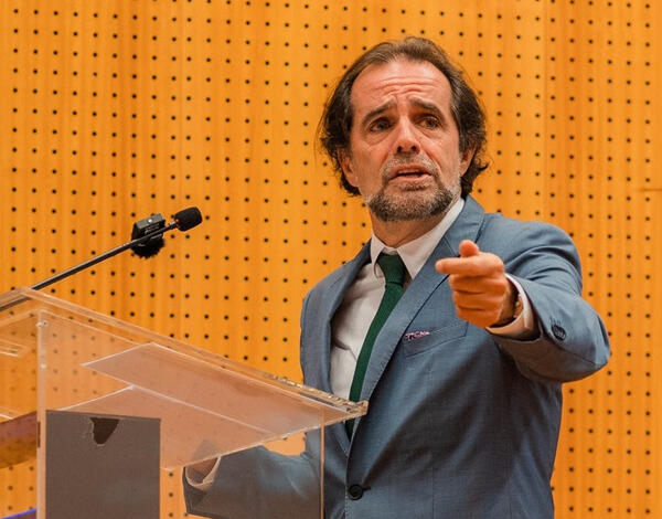 «Nós somos os únicos responsáveis por cada página da nossa história» 