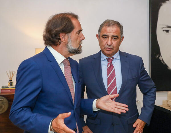 Presidente do Governo recebeu homólogo dos Açores na chegada à Região 