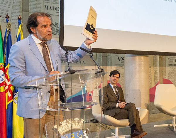 Portugal tem de tomar opção atlântica e investir nas suas regiões insulares