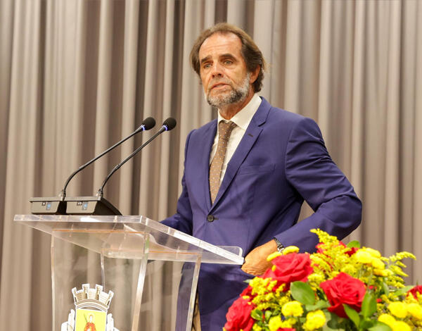 Miguel Albuquerque elogia autarcas