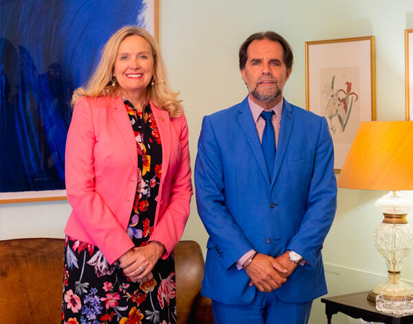 Albuquerque recebeu Embaixadora da Turquia em Portugal 