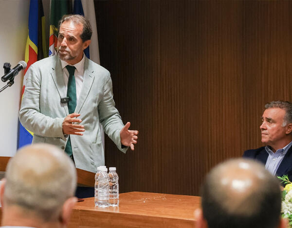 Miguel Albuquerque agradece a enfermeiros notáveis