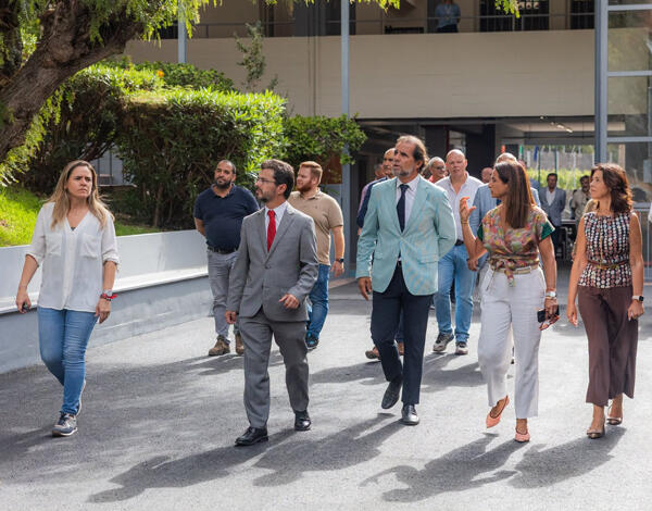 «Uma nova escola do ponto de vista estrutural»