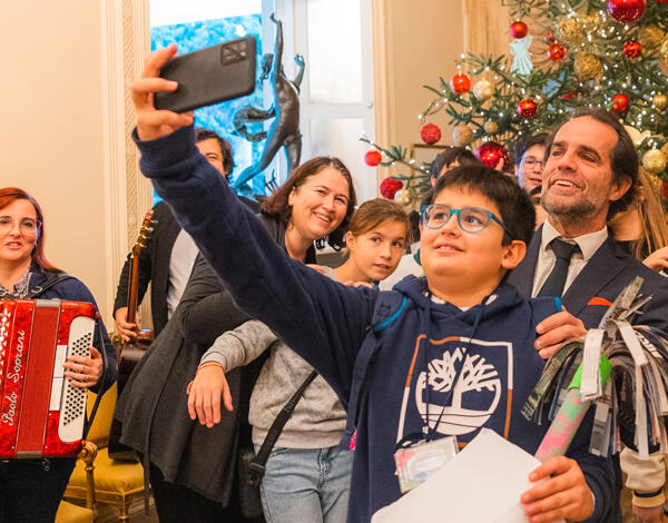 Albuquerque recebeu alunos da Gonçalves Zarco pelo “varrer dos armários”