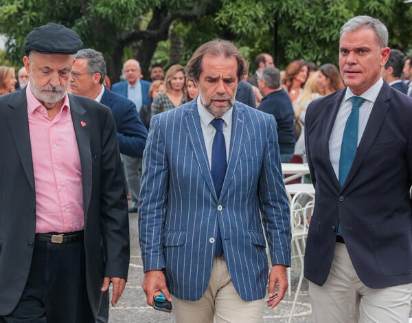 Esculturas de grande escala nos jardins da Quinta Magnólia