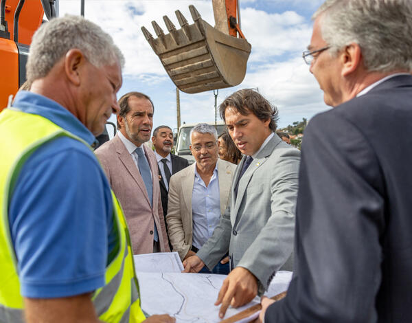 “Estrada do Aeroporto” em reabilitação vai beneficiar população e comércio do Caniço