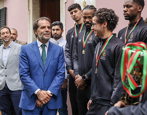 Miguel Albuquerque elogia projeto “Galomar” e destaca subida à liga profissional de Basquetebol