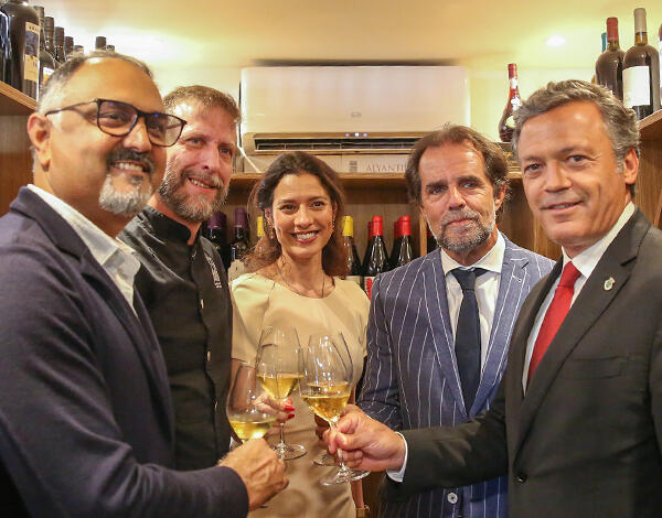 Albuquerque destaca novo restaurante no Funchal