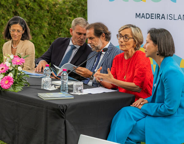 Albuquerque enaltece livro «de descoberta»