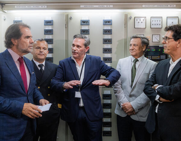 Lobo Marinho é o primeiro navio em Portugal com ligação elétrica de terra