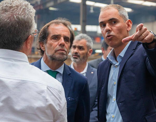 Miguel Albuquerque visitou a empresa Metalubrava