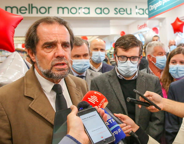 Abertura do porto do Funchal à descarga foi uma excelente decisão