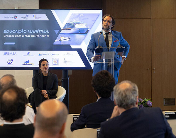 Albuquerque quer conduzir o MAR ao topo dos registos europeus de navios