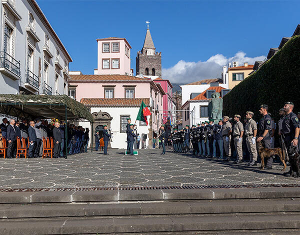 Albuquerque na tomada de posse do novo comandante da GNR