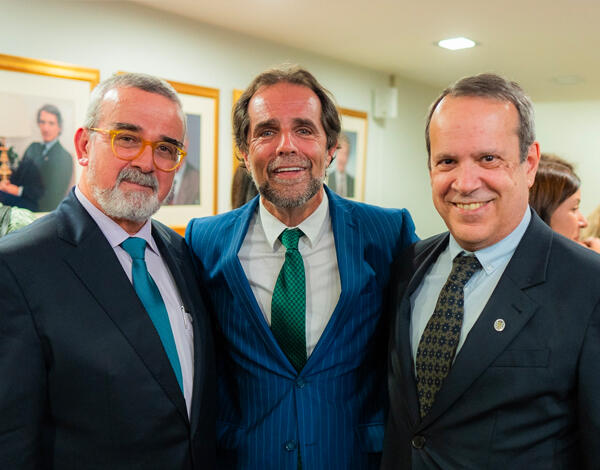 Governo Regional disponível para rever Convenção Médica